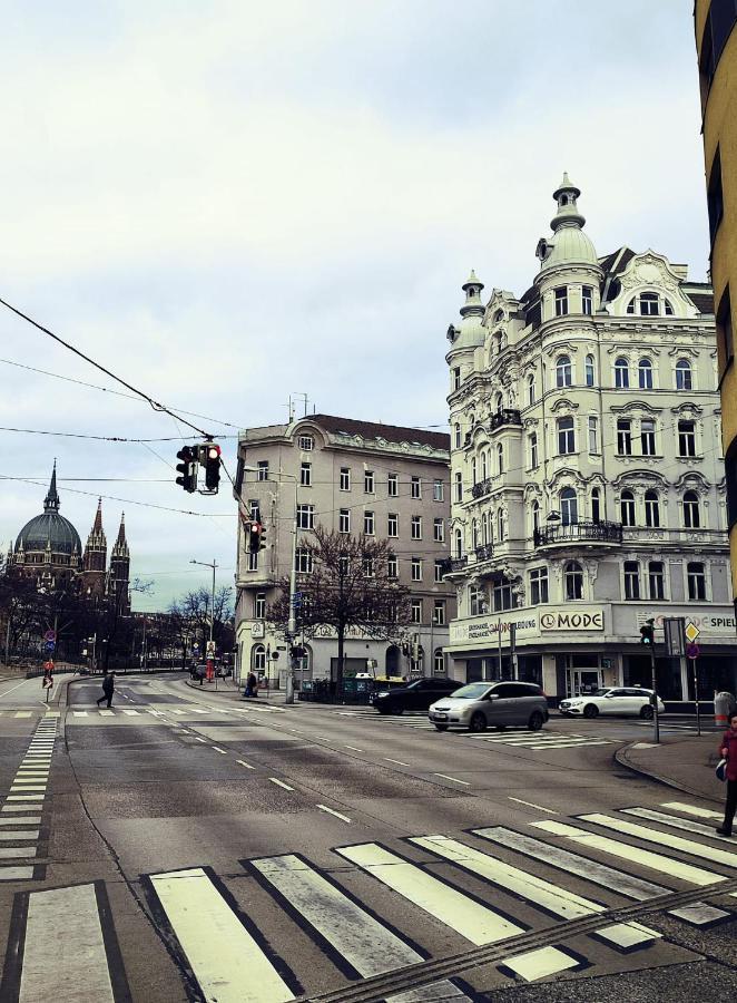 Central Mariahilfer Apartment 4 Min To The City Shopping Center And Schoenbrunn Palace Wenen Buitenkant foto