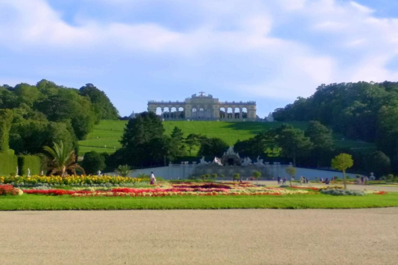 Central Mariahilfer Apartment 4 Min To The City Shopping Center And Schoenbrunn Palace Wenen Buitenkant foto