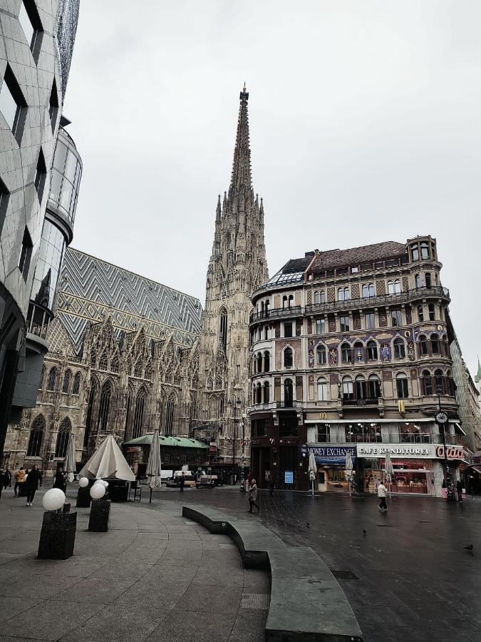 Central Mariahilfer Apartment 4 Min To The City Shopping Center And Schoenbrunn Palace Wenen Buitenkant foto