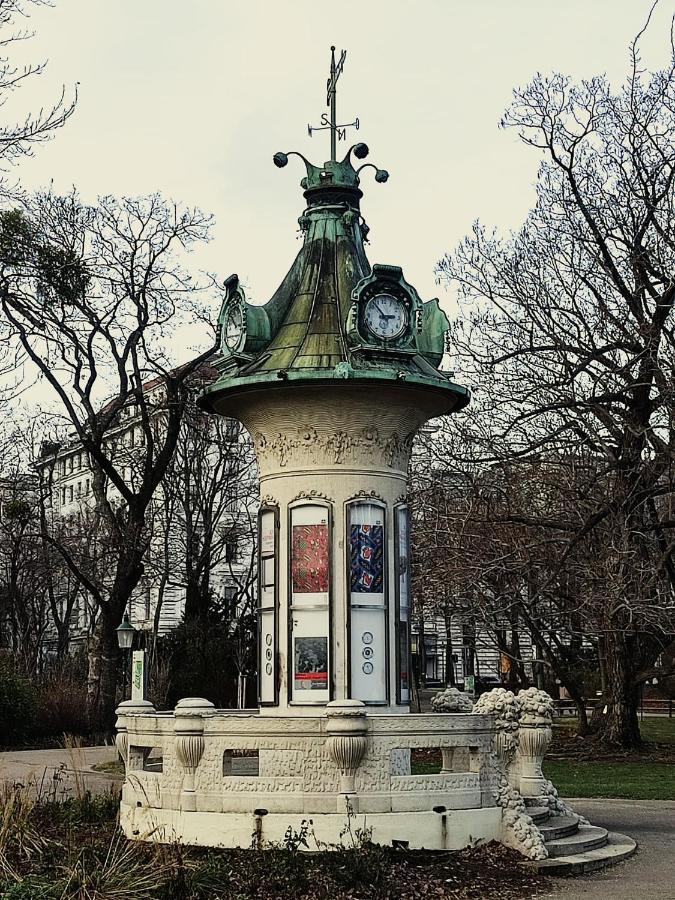 Central Mariahilfer Apartment 4 Min To The City Shopping Center And Schoenbrunn Palace Wenen Buitenkant foto