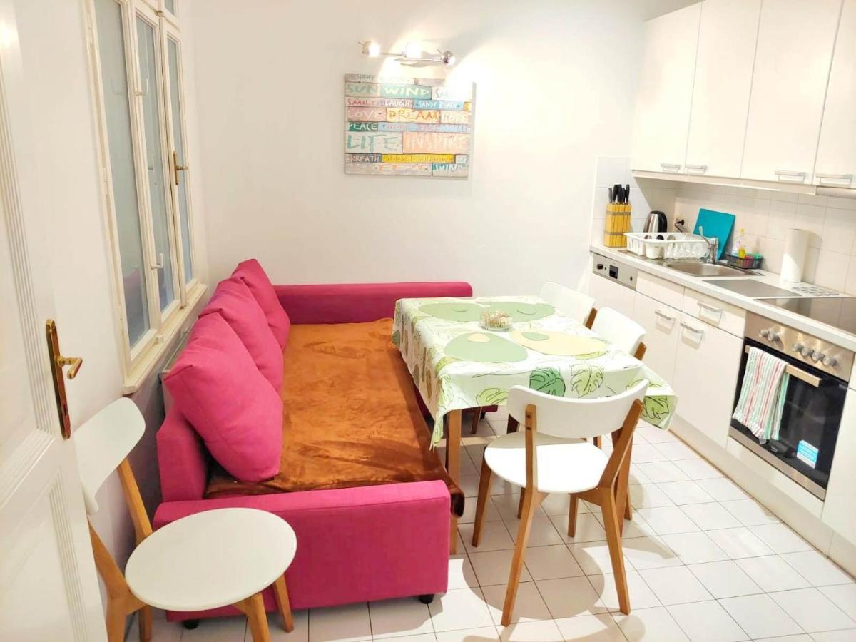 Central Mariahilfer Apartment 4 Min To The City Shopping Center And Schoenbrunn Palace Wenen Buitenkant foto