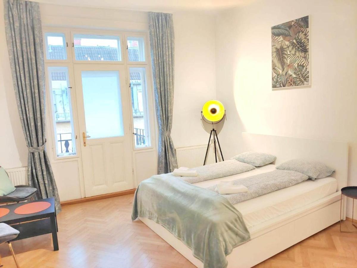 Central Mariahilfer Apartment 4 Min To The City Shopping Center And Schoenbrunn Palace Wenen Buitenkant foto